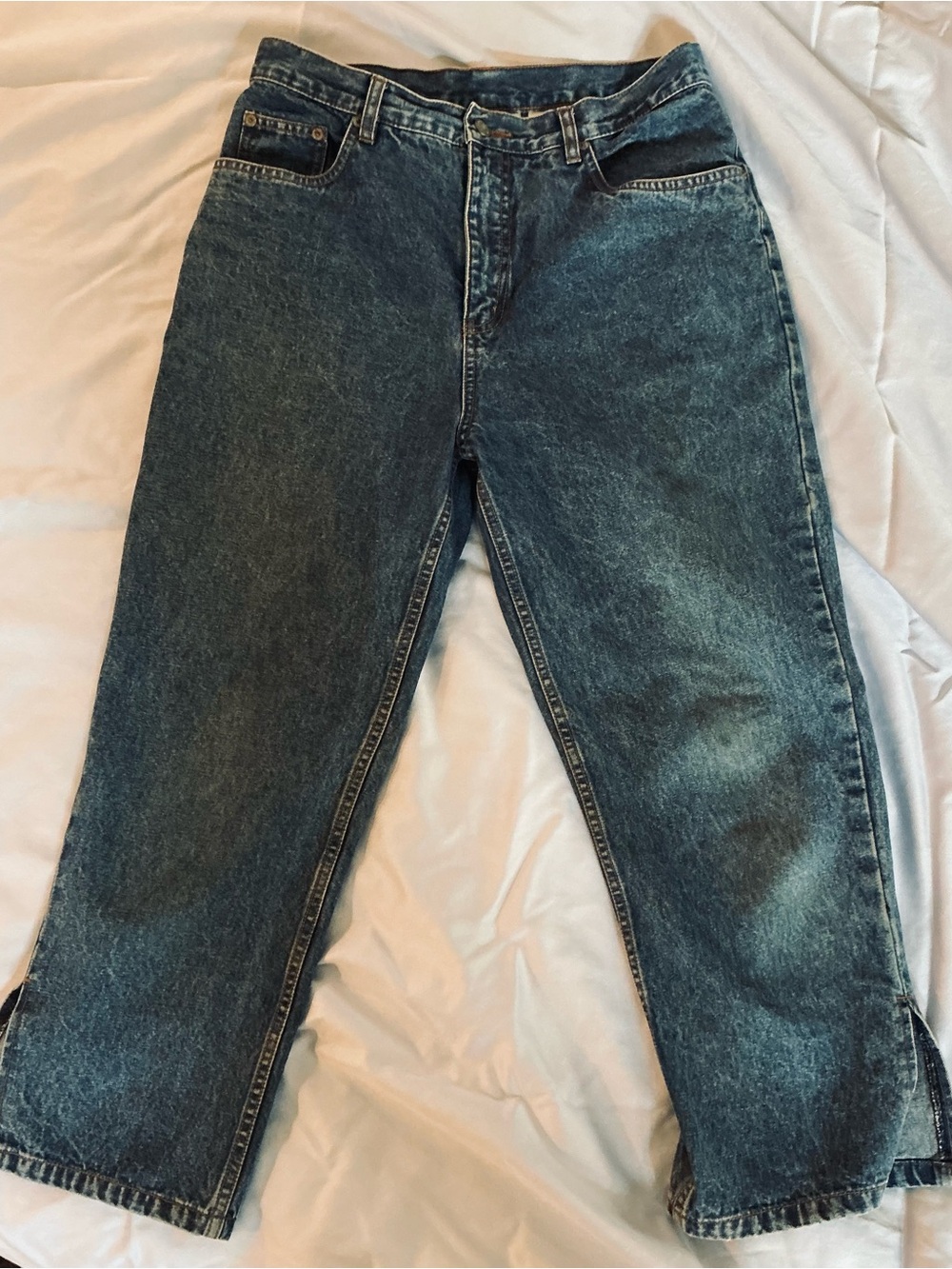 Vintage women's Bill Blass blue denim capri jeans, slit side hem